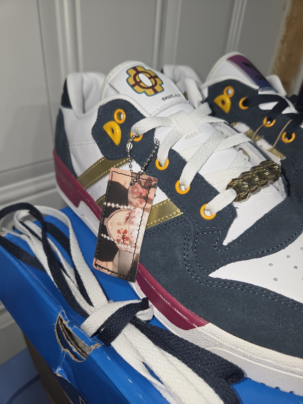 MENS 9.5 ADIDAS RIVALRY LOW DEMON SLAYER TENGEN Anime Shoes Leather 2024 Rare - Picture 5 of 13